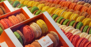 Chocolats, macarons et gourmandises