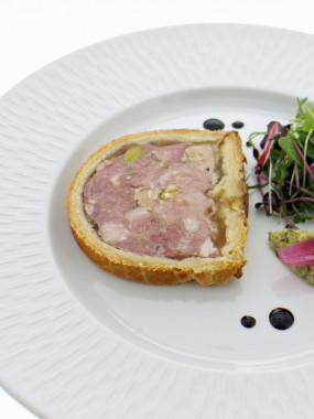 Notre pâté en croûte aux 3 volailles et foie gras