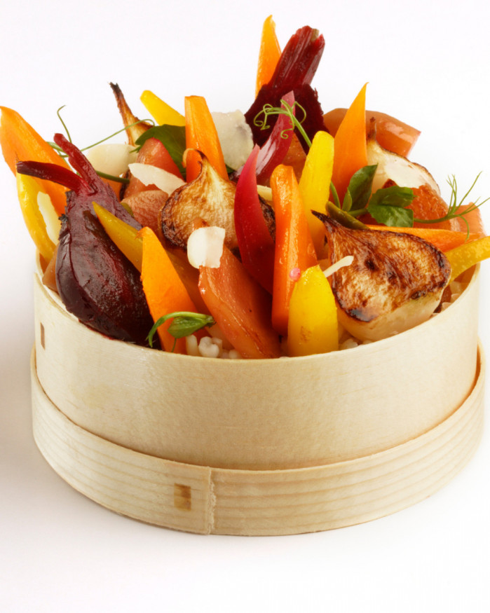 Méli-mélo de céréales et légumes anciens aux copeaux de fruits secs