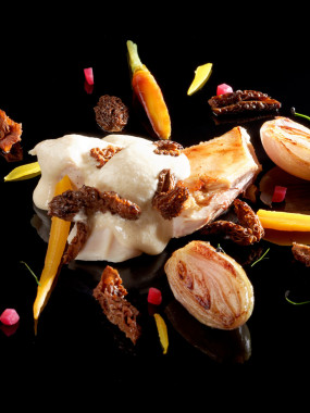 Volaille fermière et son écume de vin jaune et morilles 