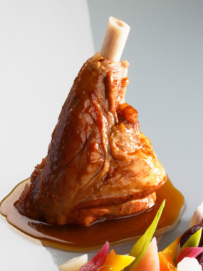 Souris d'agneau fondante aux aromates et estragon