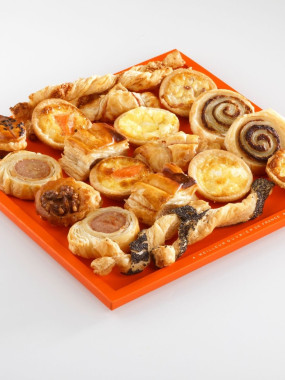 Feuilletés et mini tartes assortis -                    A chauffer