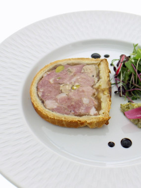 Notre pâté en croûte aux 3 volailles et foie gras