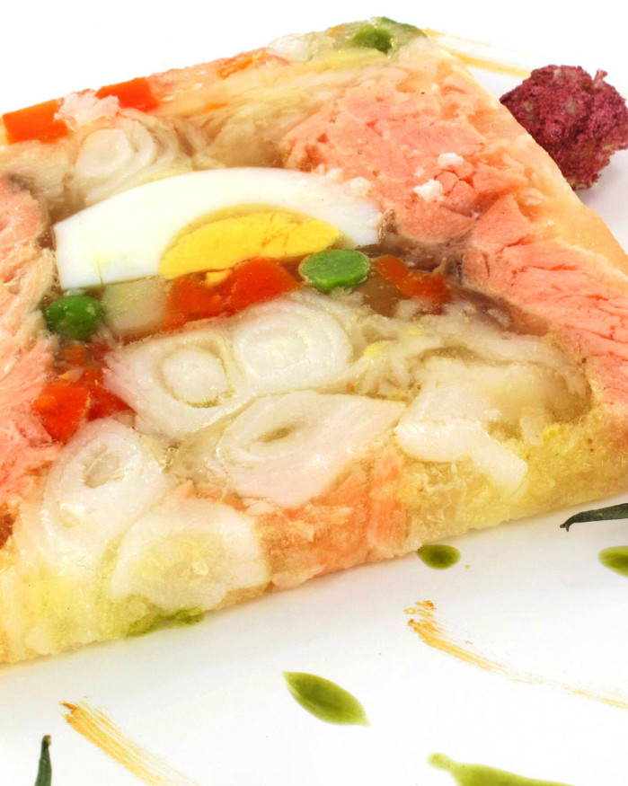 Terrine aux trois poissons et sa garniture