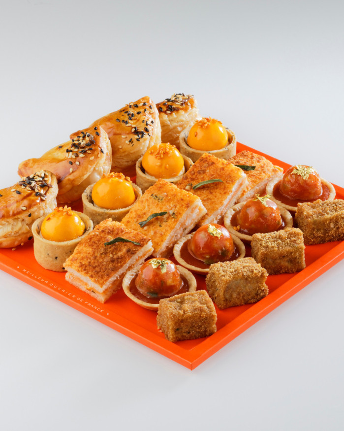 Plateau Too Show - A chauffer