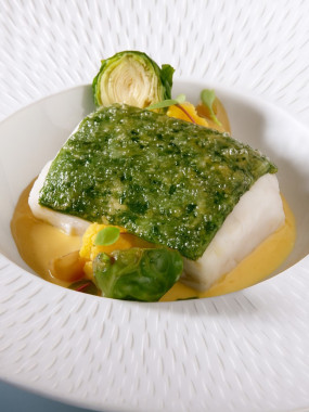 Dos de sandre en habit vert croustillant sauce normande