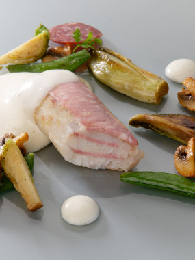 Feuille à feuille cabillaud, cœur de Morteau, sa nage crémeuse aux arômes du Jura