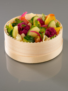 Risotto de céréales, mousseline de patates douces aux pickles et éclats de légumes