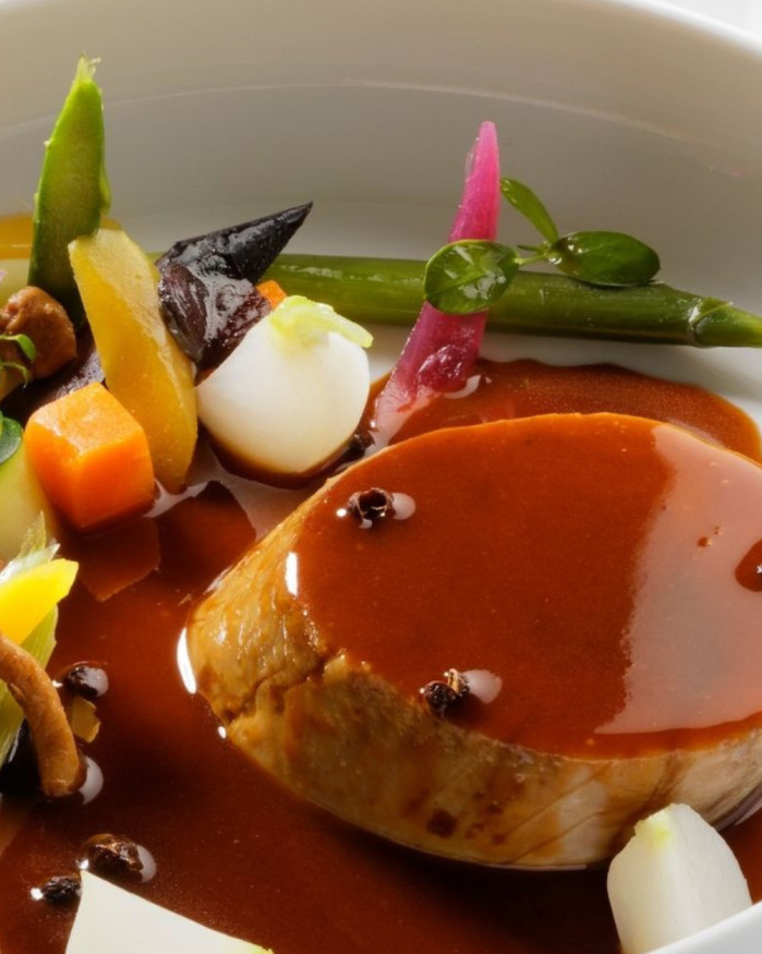 Géométrie de veau en deux cuissons et sa sauce Périgueux