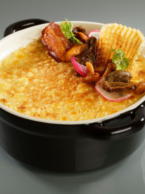 Parmentier de volaille, caponata de légumes, jus de tomate
